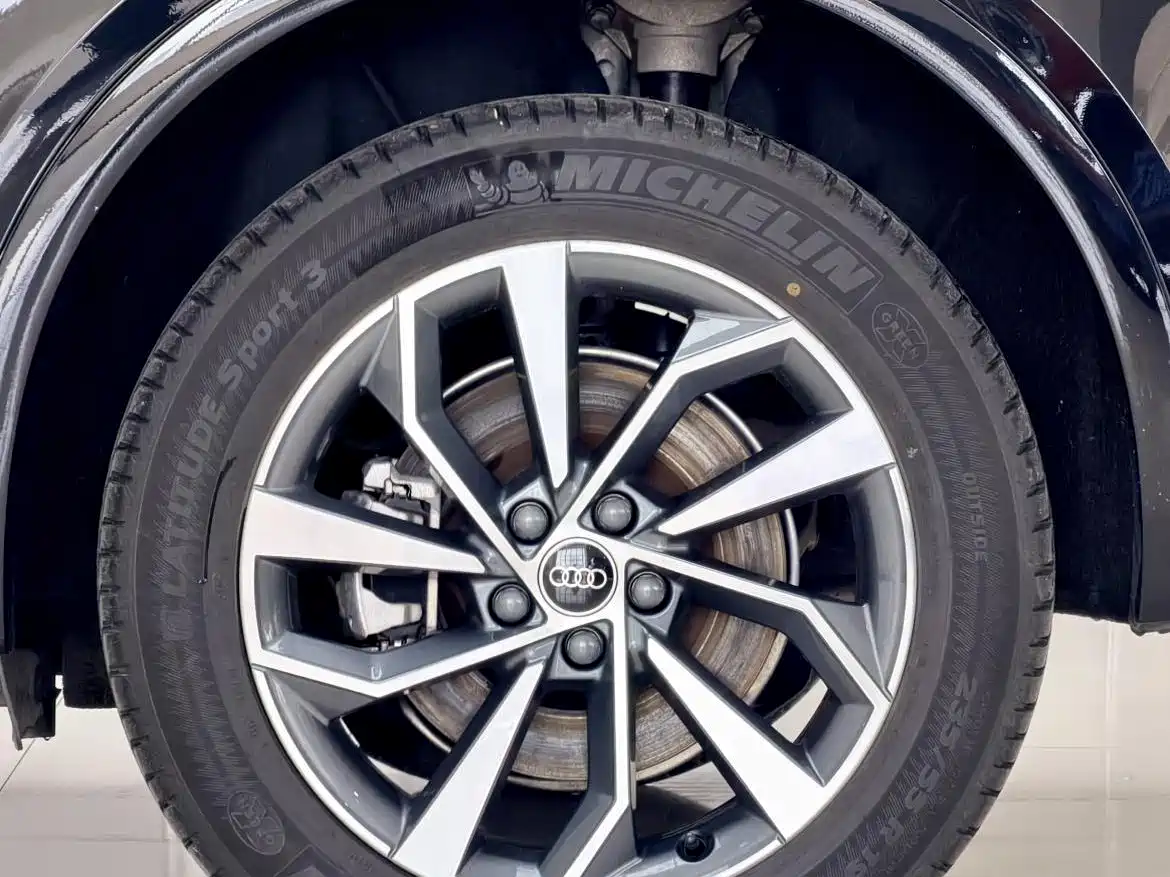 Audi Q5L 2022 40T Luxury Dynamic фото 14