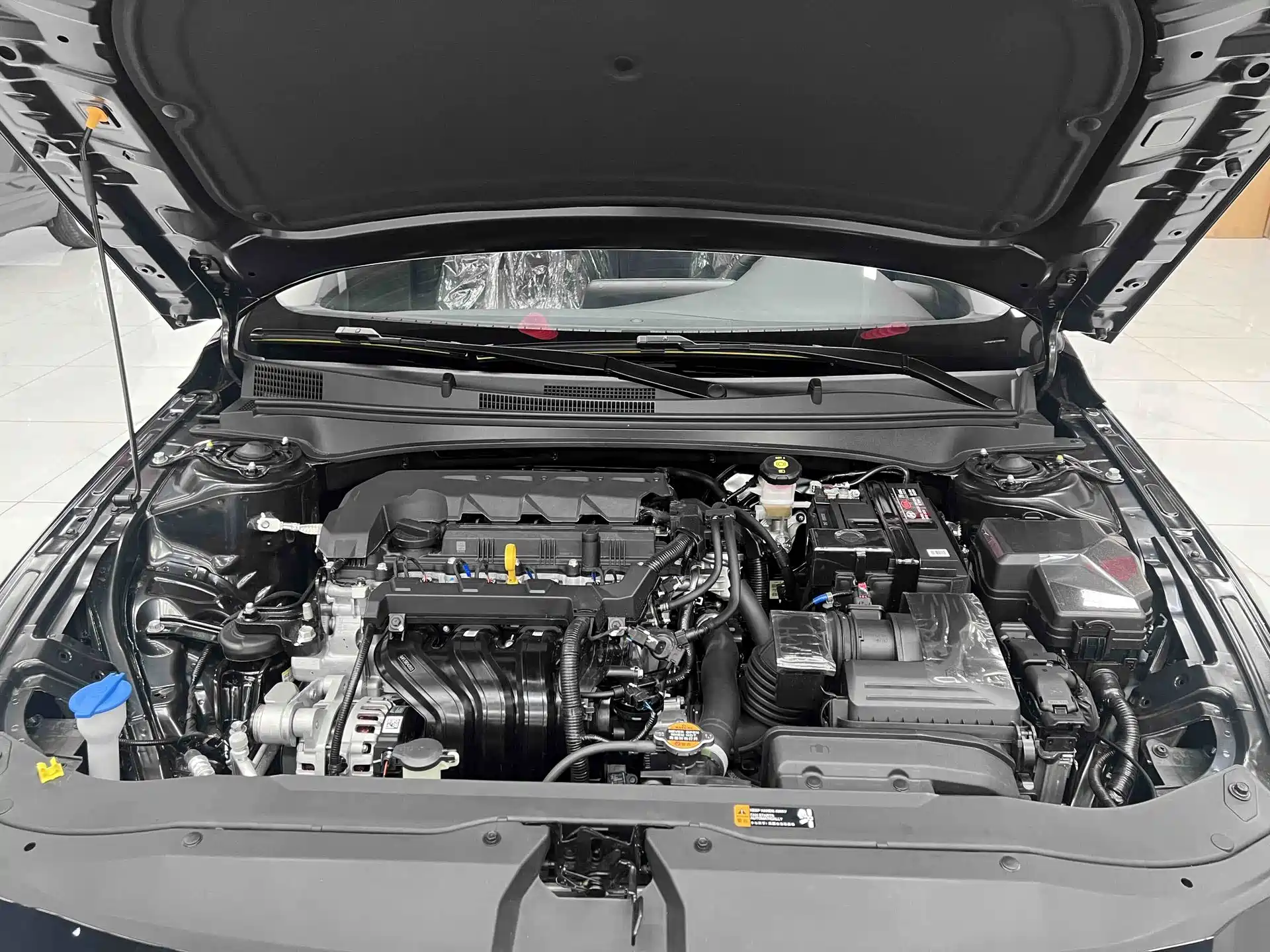 صورة 14 - Hyundai Elantra
