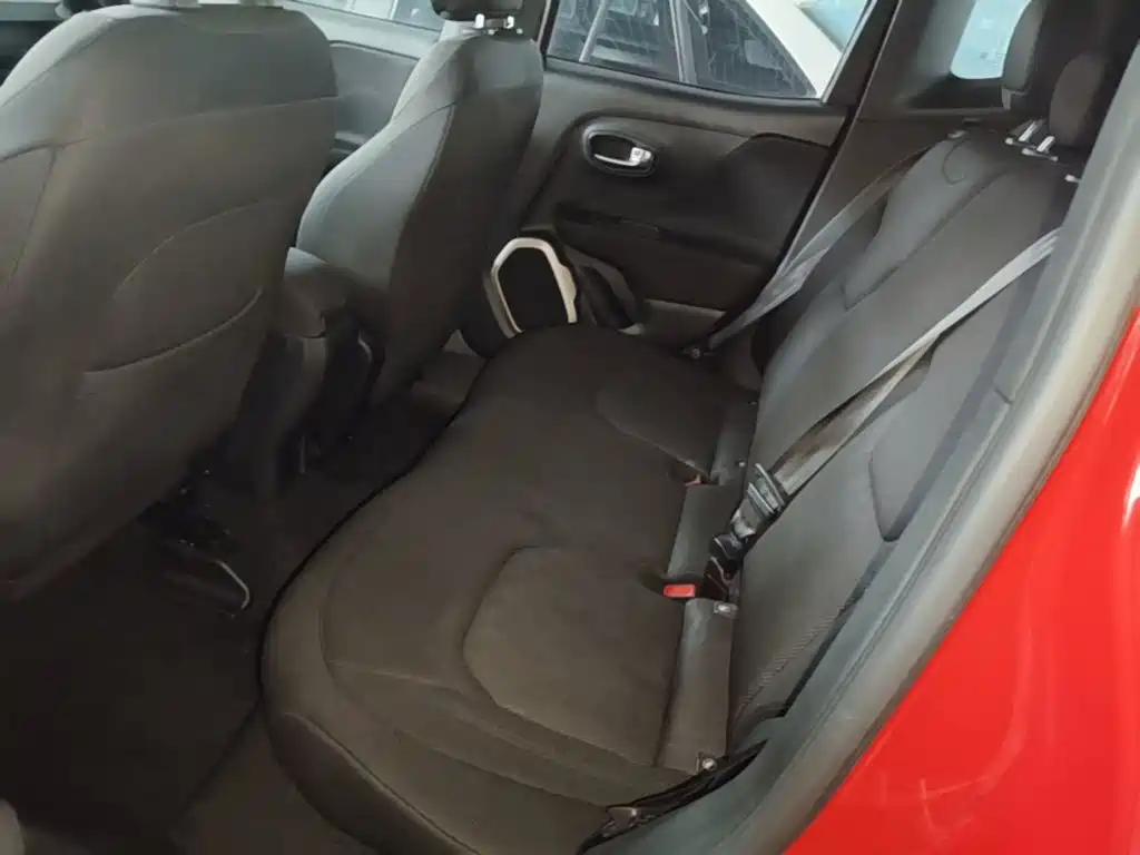 Photo 17 - Jeep Renegade