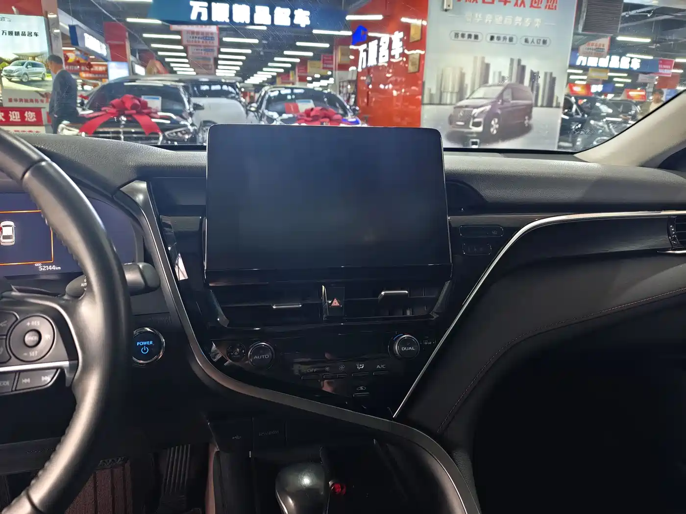 Toyota Camry 2021 Hybrid 2.5HG Luxury Edition фото 10