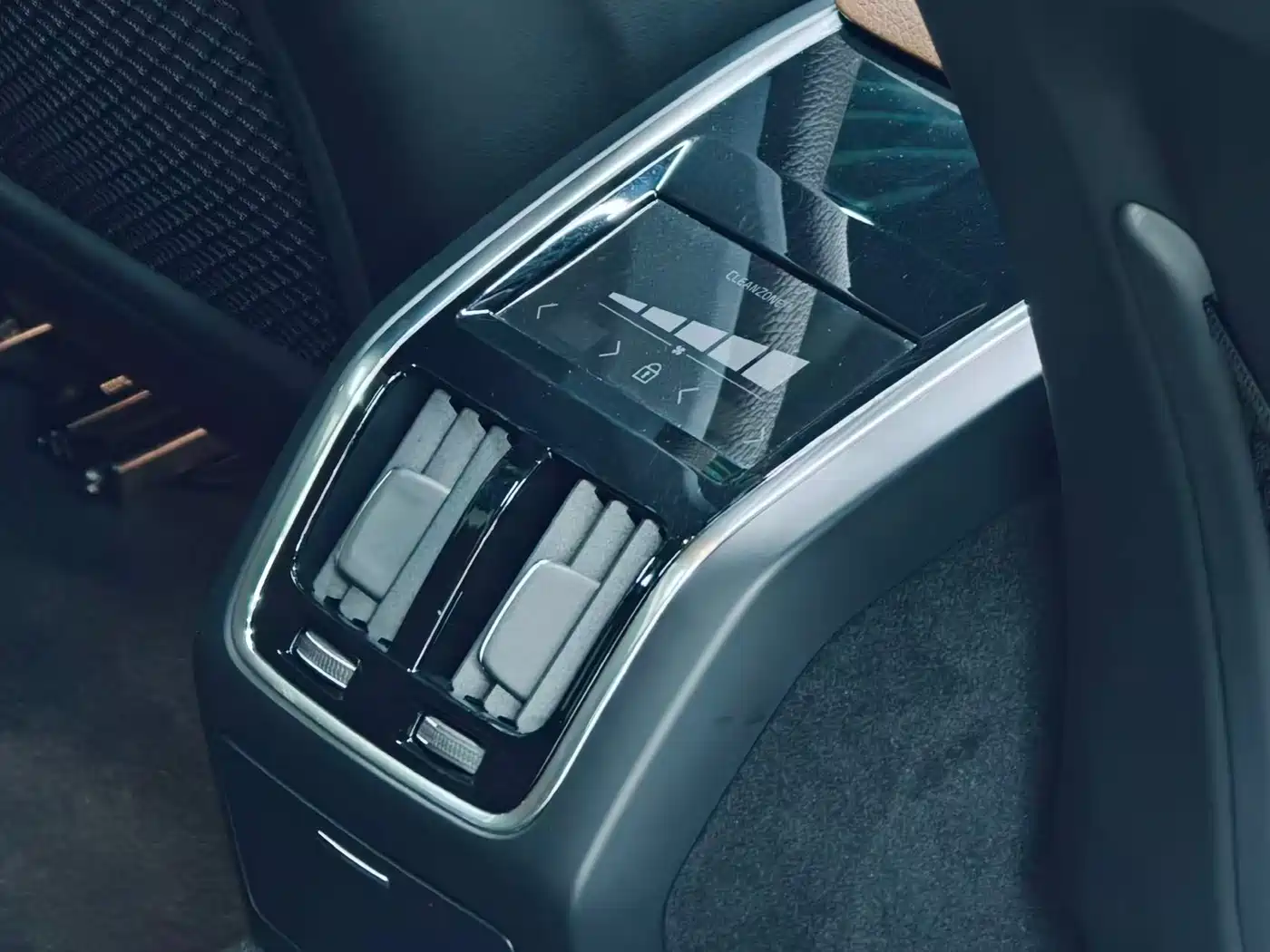 Фото 13 - Volvo S90