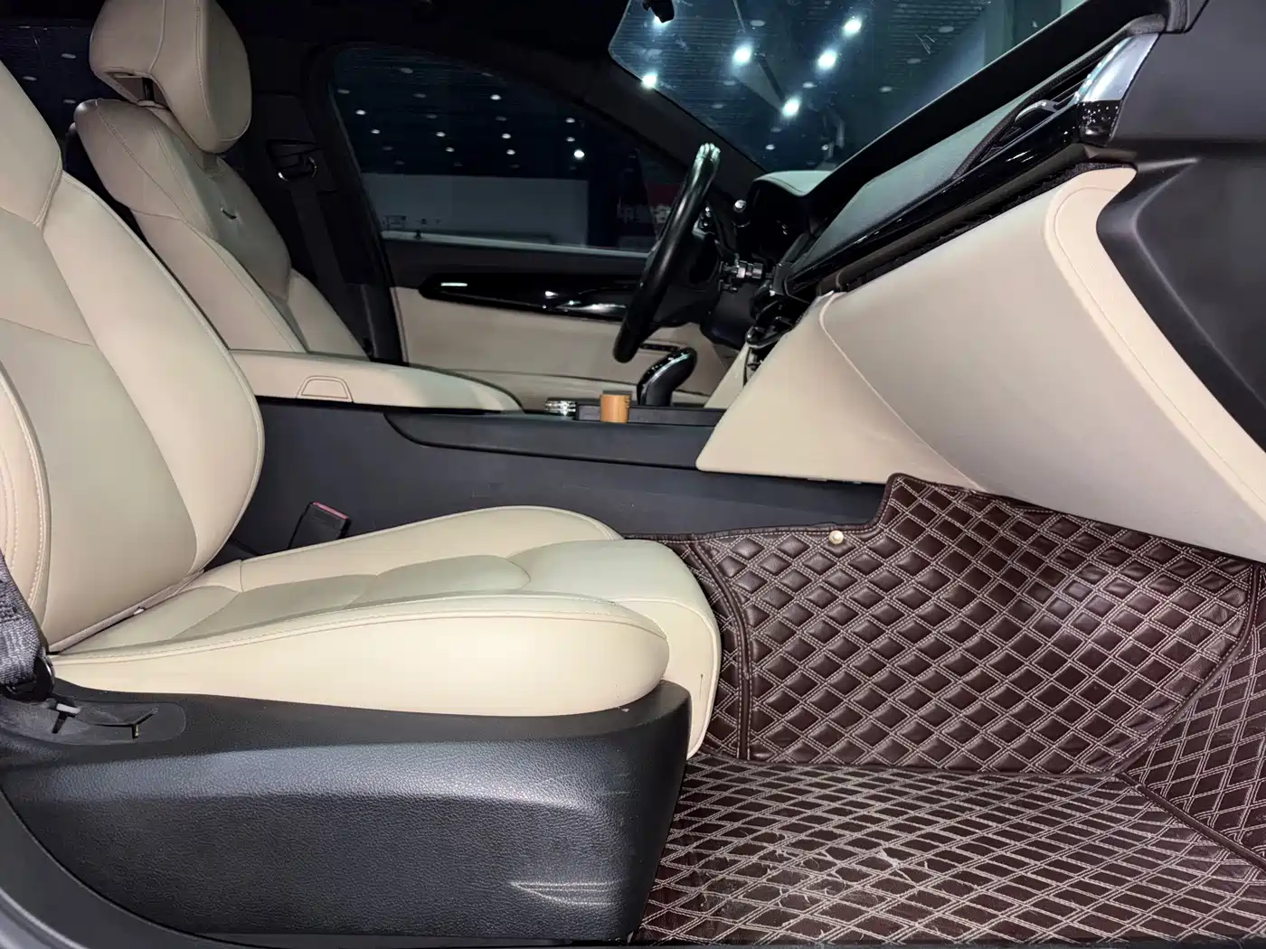 Фото 22 - Cadillac CT6