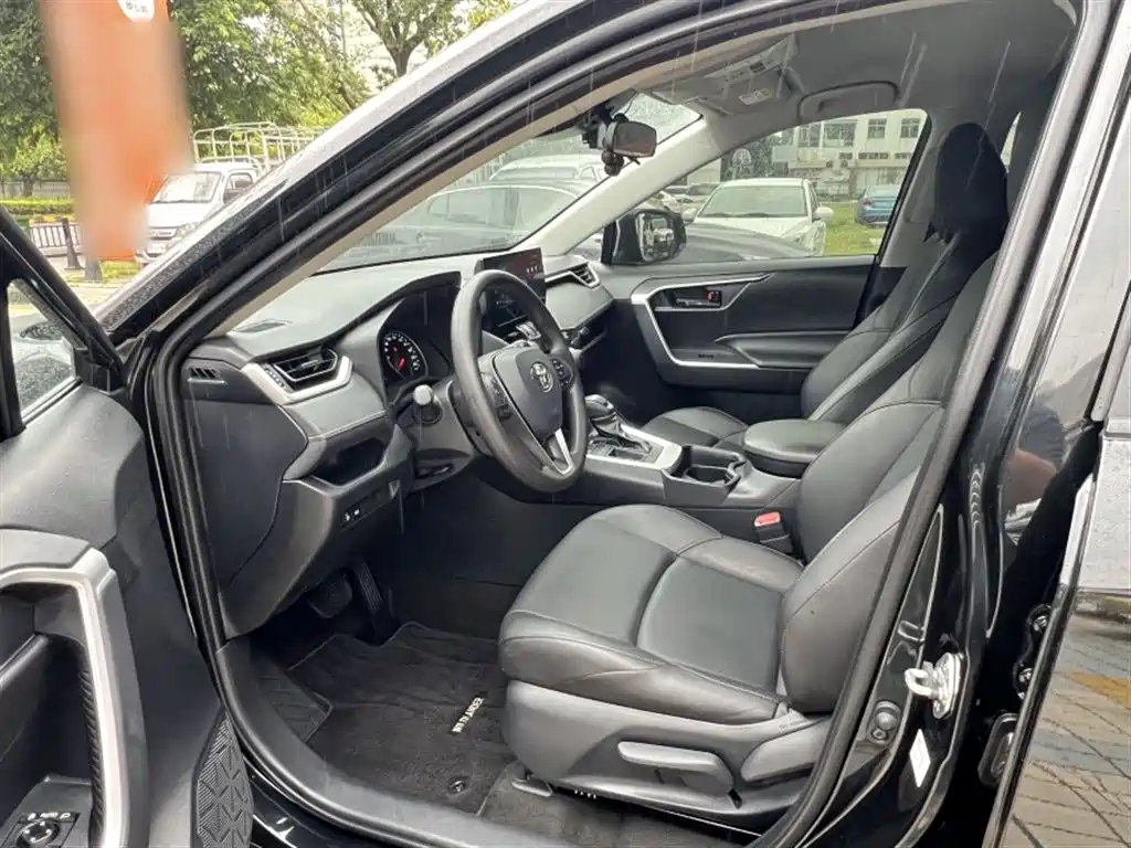 Toyota Wildlander 2024 2.0L CVT FWD Leading Edition фото 17