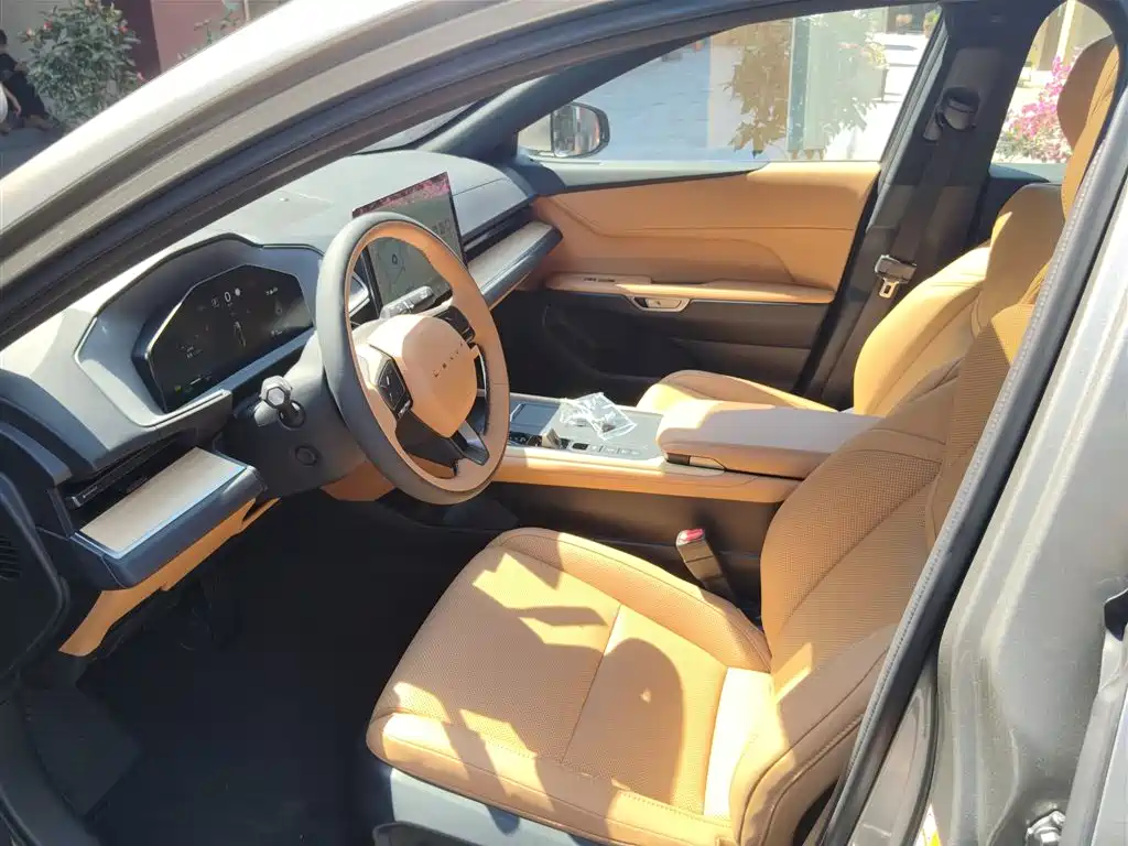 Фото 4 - Lexus ES