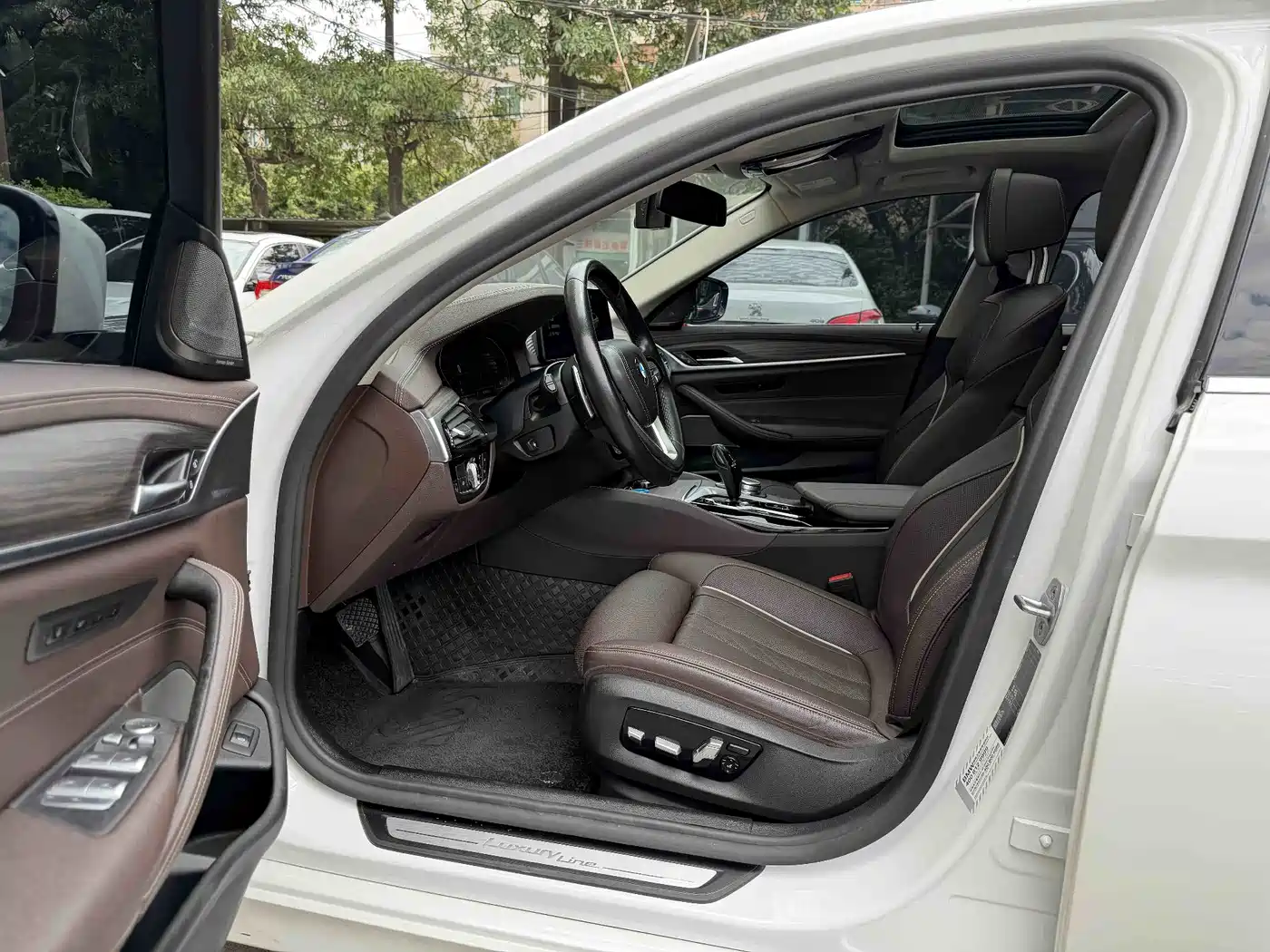 BMW 5 Series 2021 530Li Premium Luxury Package фото 5