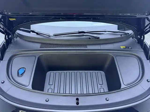 Photo 10 - Li Auto i6