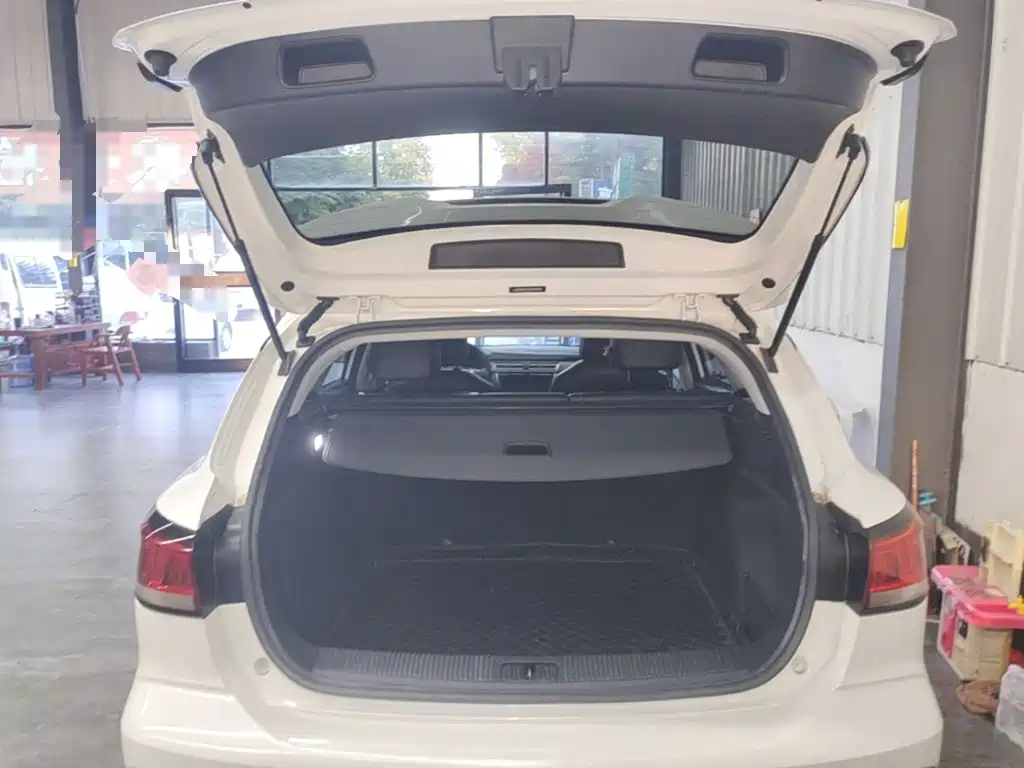 Roewe Ei5 2020 2021 Super Cool Edition