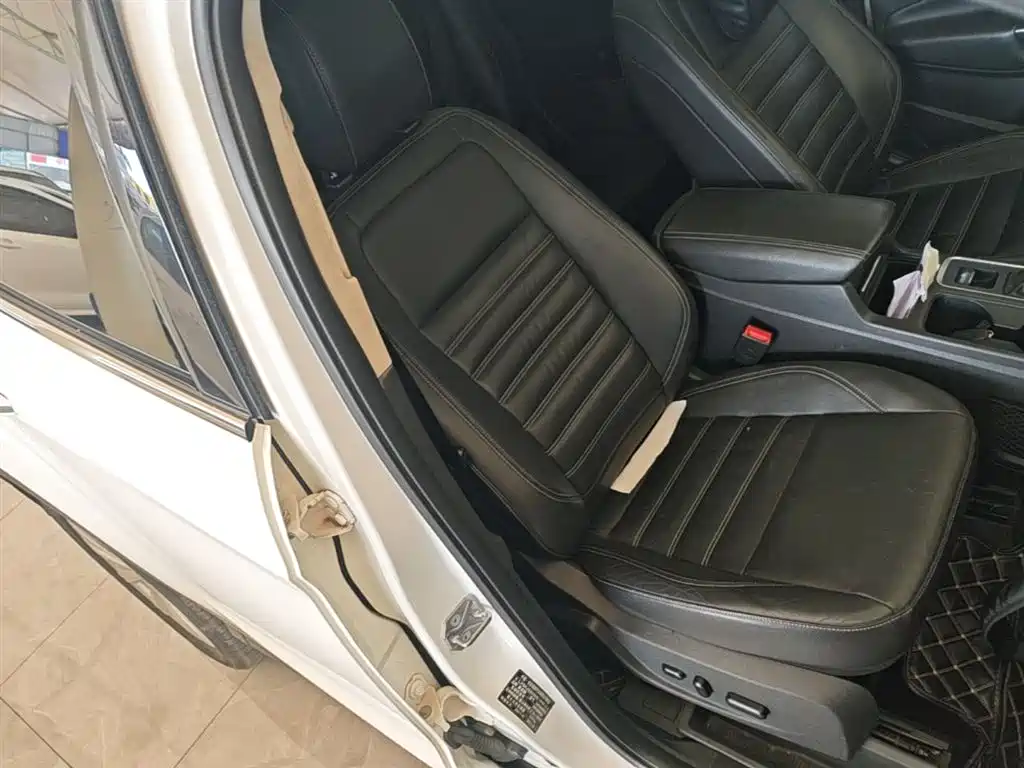Фото 24 - Ford Kuga
