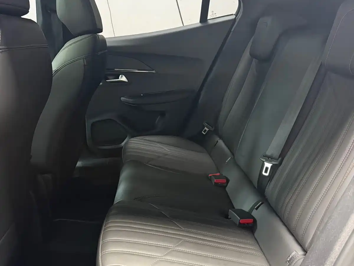 Photo 15 - Peugeot 2008