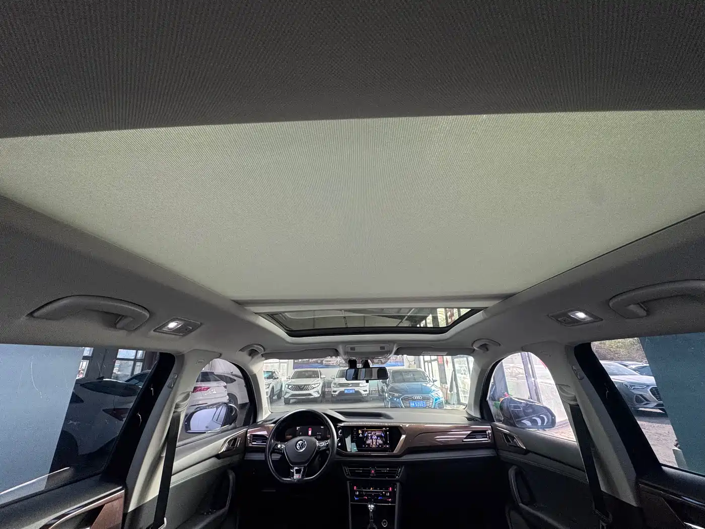 Volkswagen Tharu 2022 280TSI FWD Luxury Edition фото 9