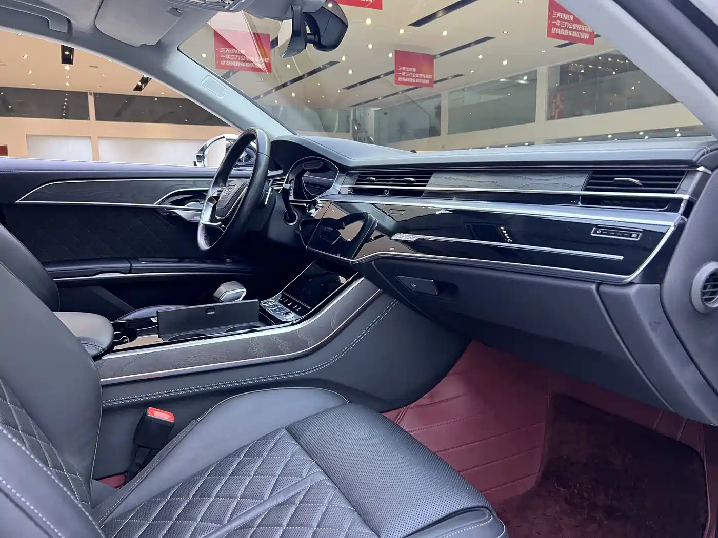 Фото 9 - Audi A8
