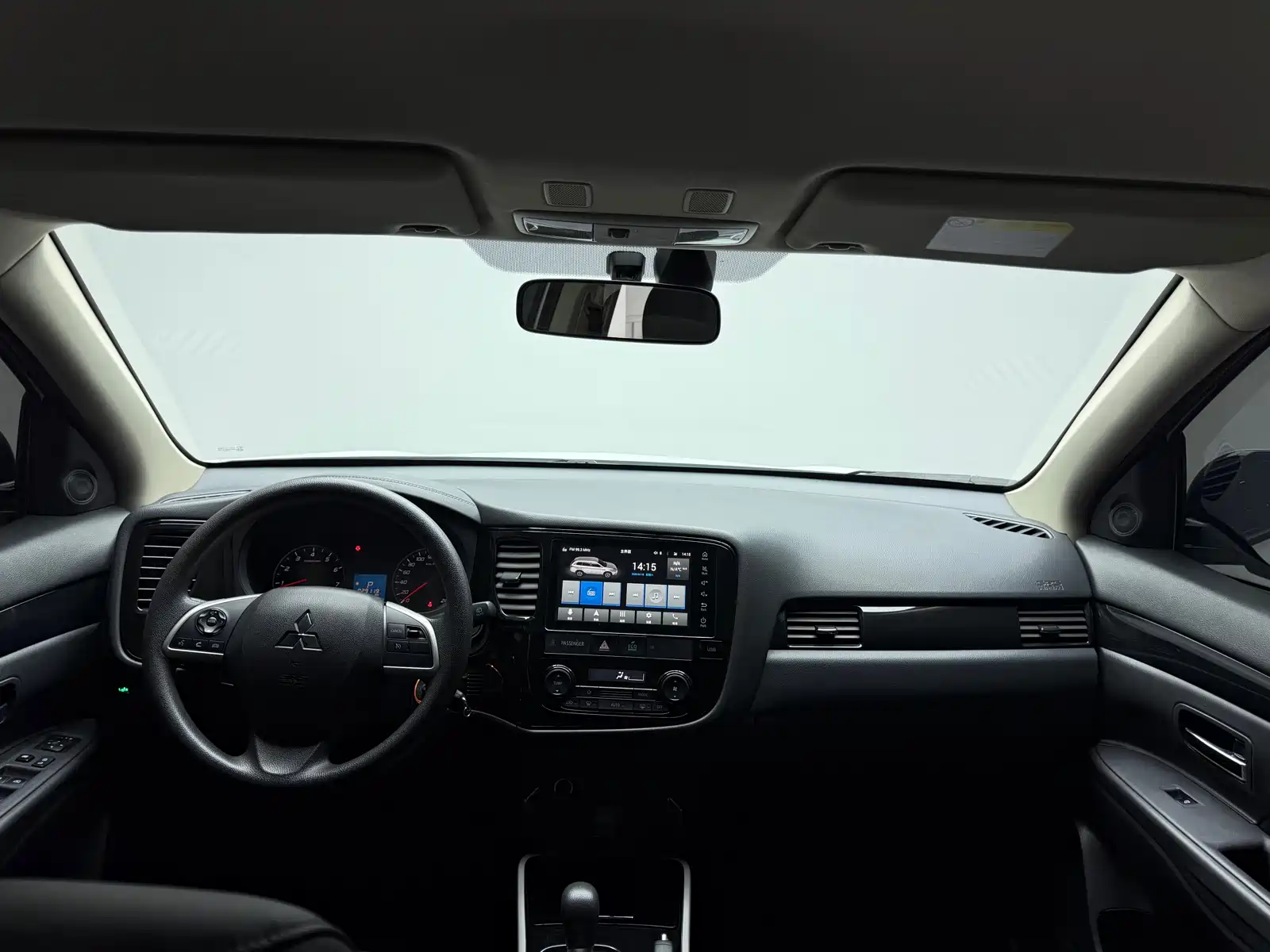 صورة 9 - Mitsubishi Outlander