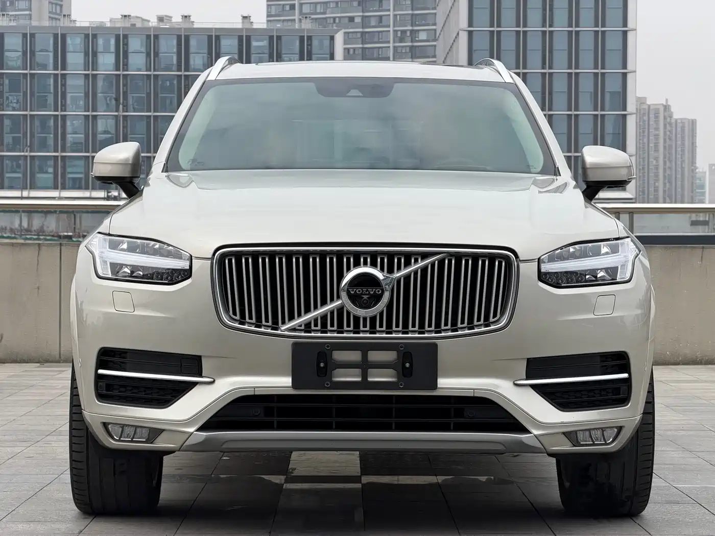 VOLVO XC90