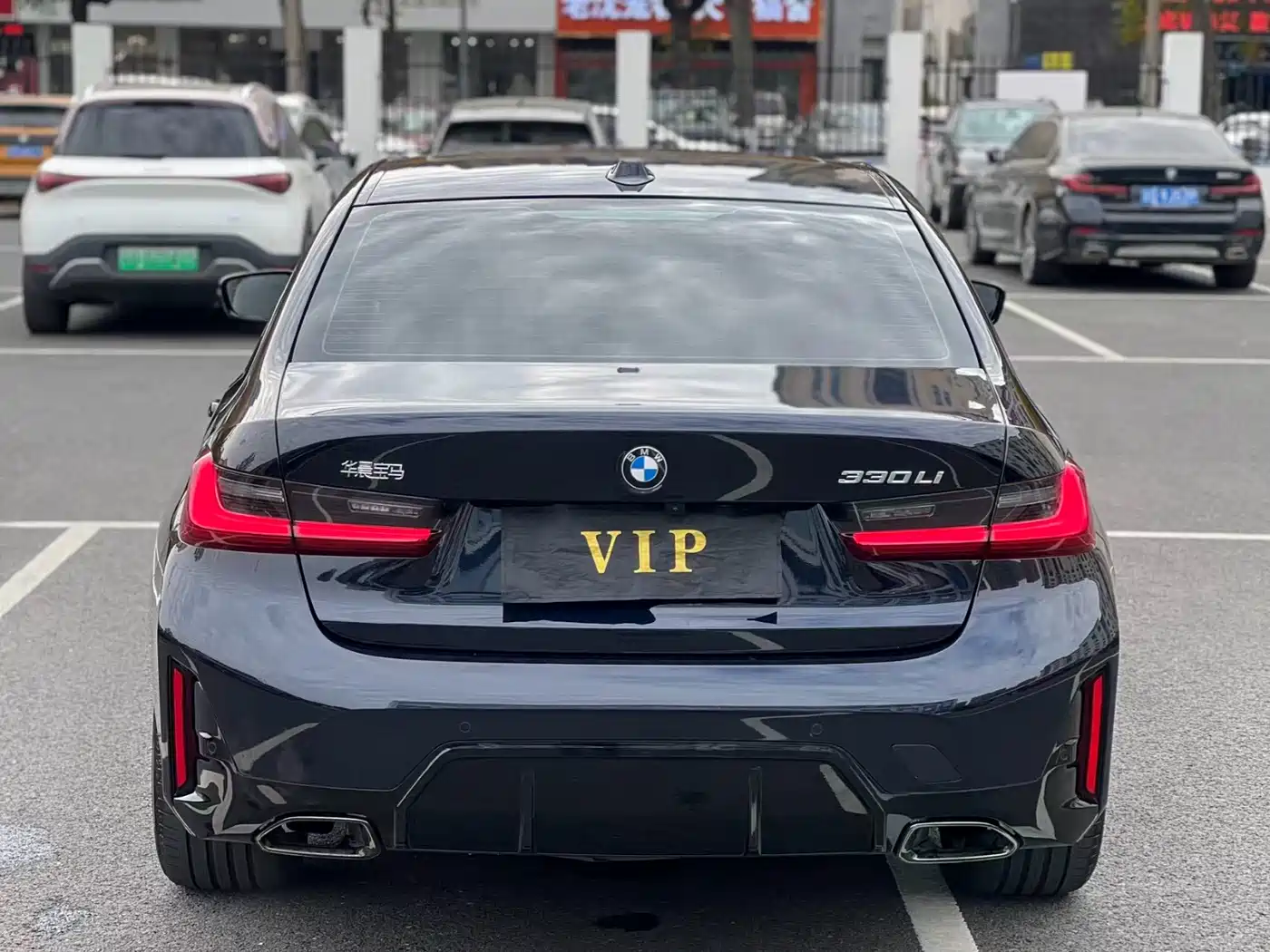 BMW 3 Series 2025 330Li M Sport Night Edition фото 8