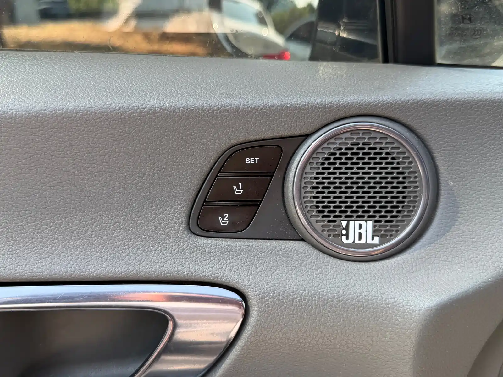 Photo 28 - Hyundai Sonata