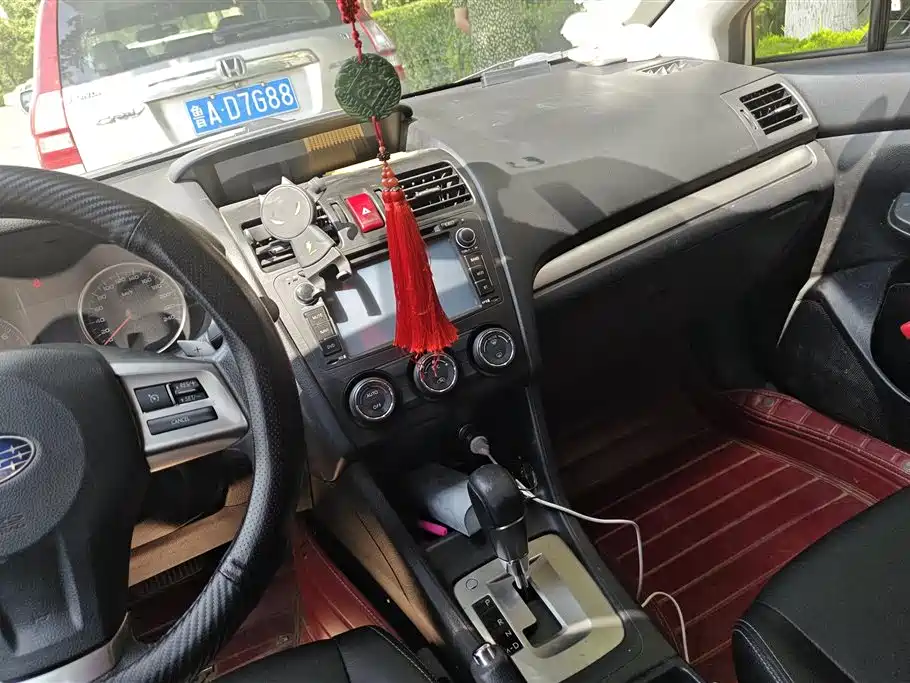 Subaru XV 2014 2.0i Luxury фото 13