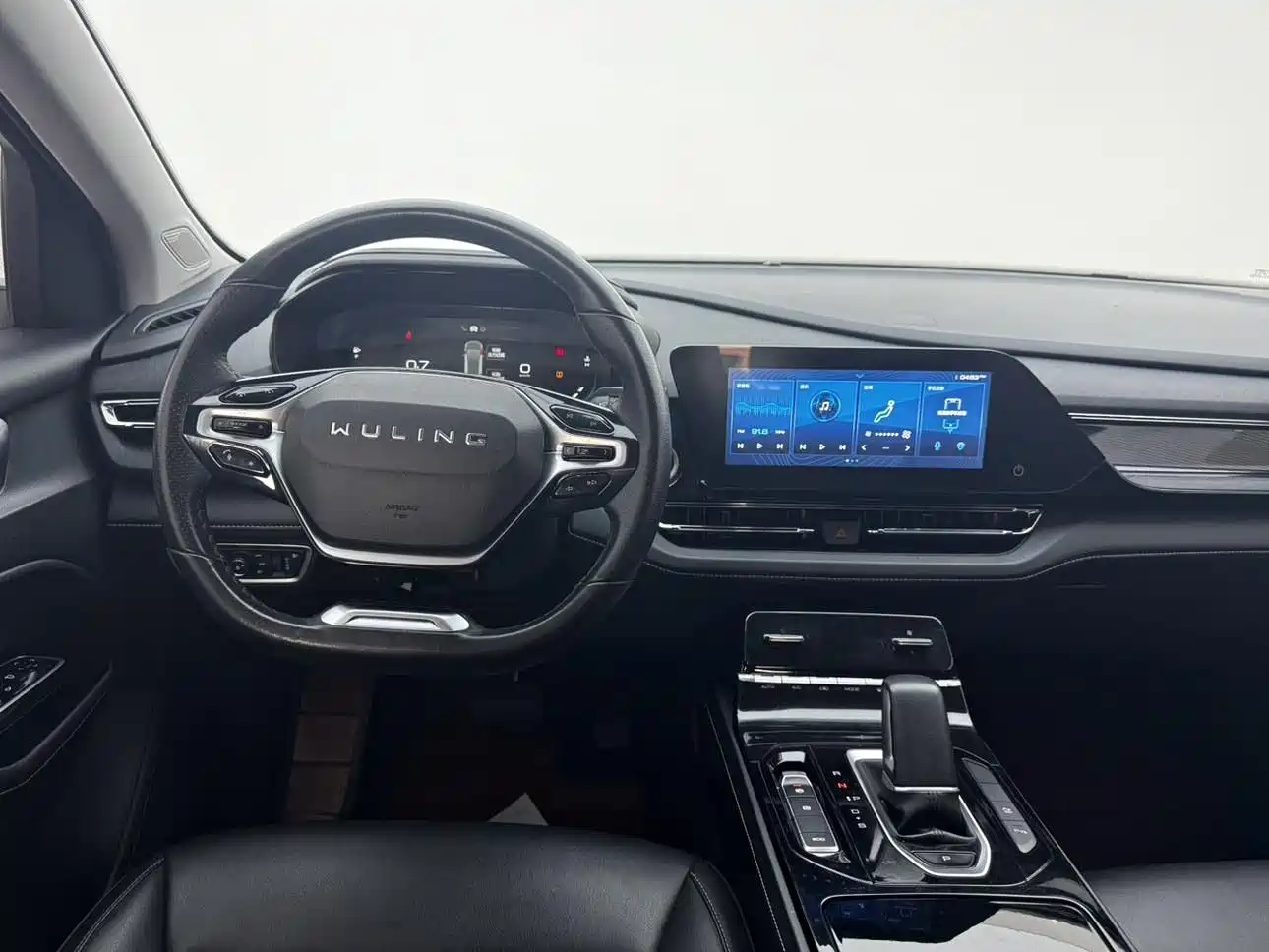 Wuling Motors Wuling Victory 2021 2020 1.5T CVT Flagship Business Class