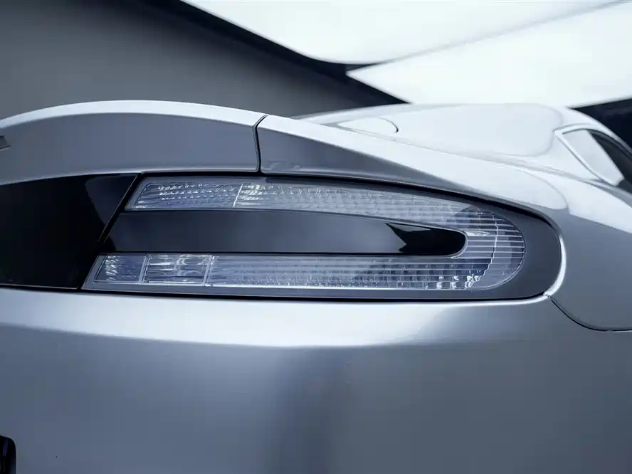 Aston Martin V8 Vantage 2011 2011 4.7L Sportshift Coupe