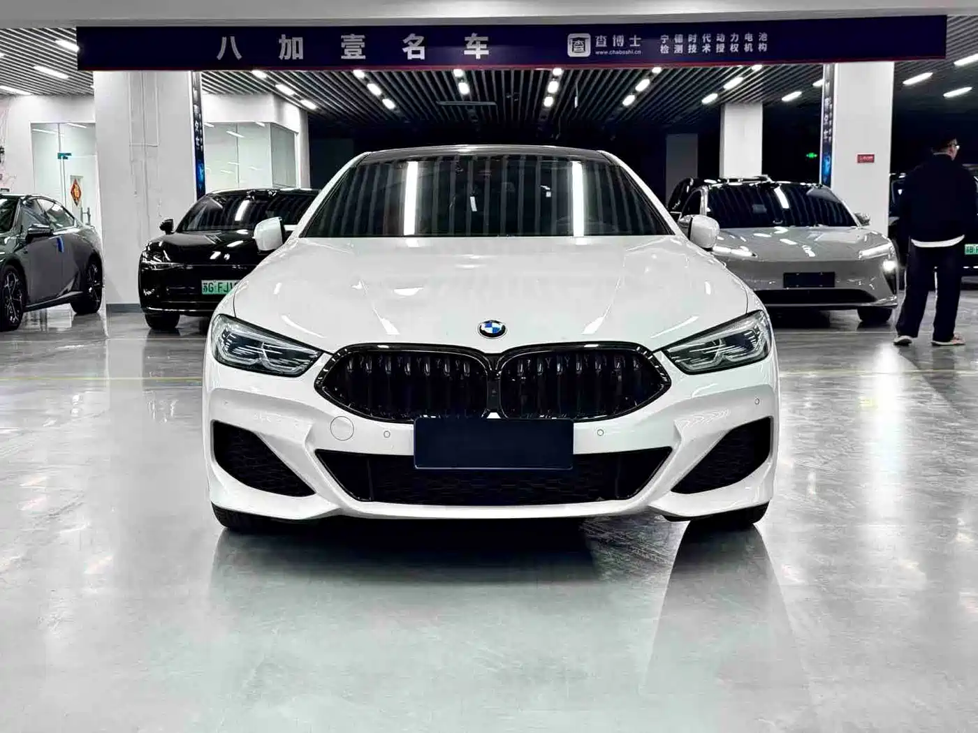 Фото 2 - BMW 8 Series
