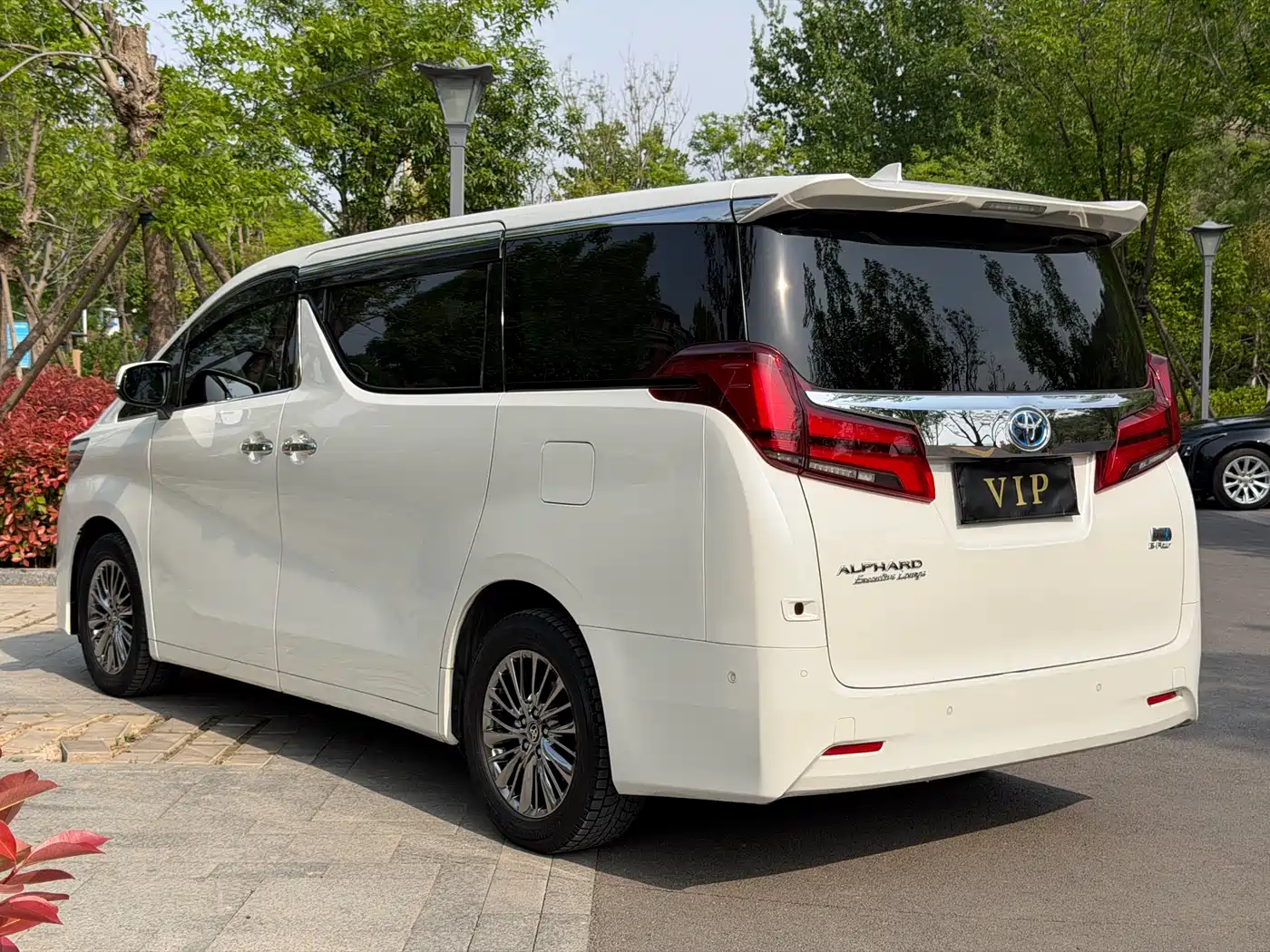 Toyota Alphard 2021 Hybrid 2.5L Premium фото 30