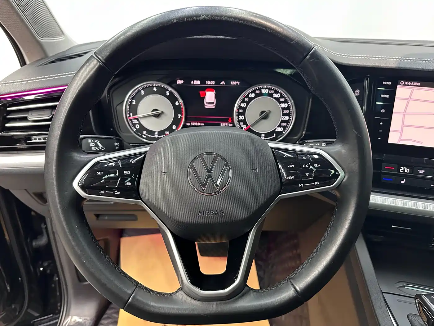 VOLKSWAGEN TOUAREG