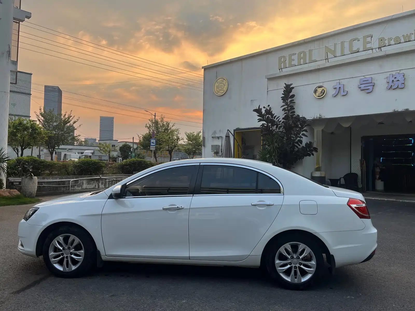 Photo 8 - Geely Emgrand