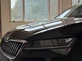 Photo 10 - Škoda Superb
