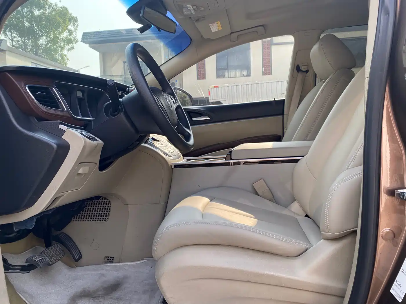 Buick GL8 2018 28T Comfort China VI фото 10