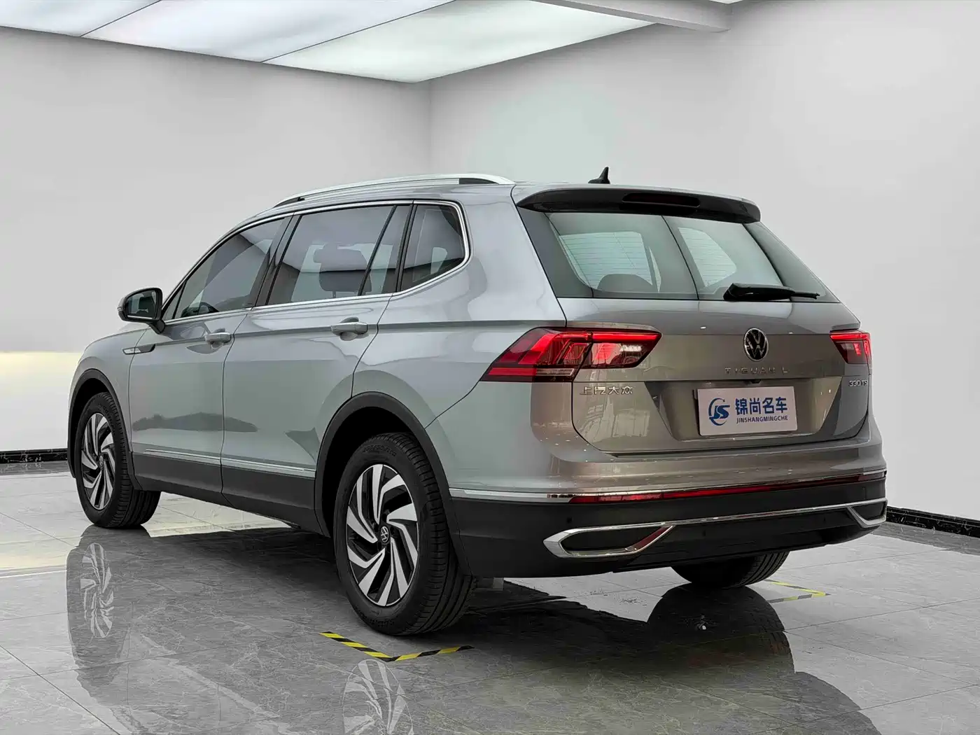 Volkswagen Tiguan L 2022 330TSI Automatic 2WD Smart Edition фото 28