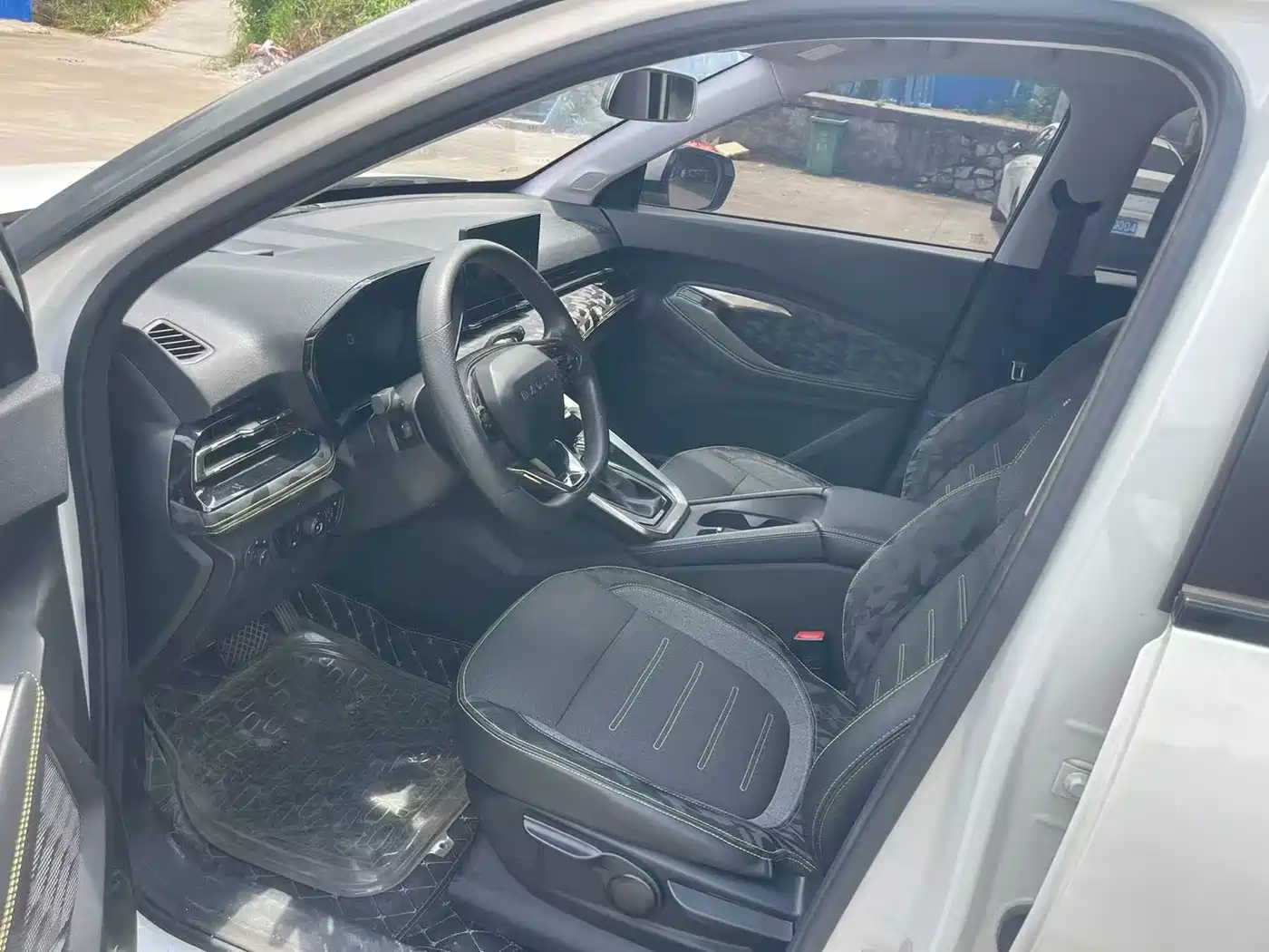 Photo 8 - Baojun RS-3