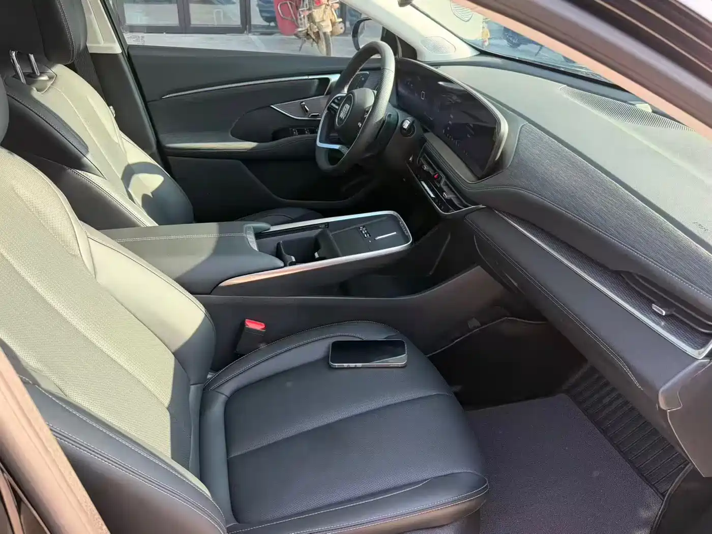 Buick LaCrosse 2025 Model 28T Platinum Edition фото 16