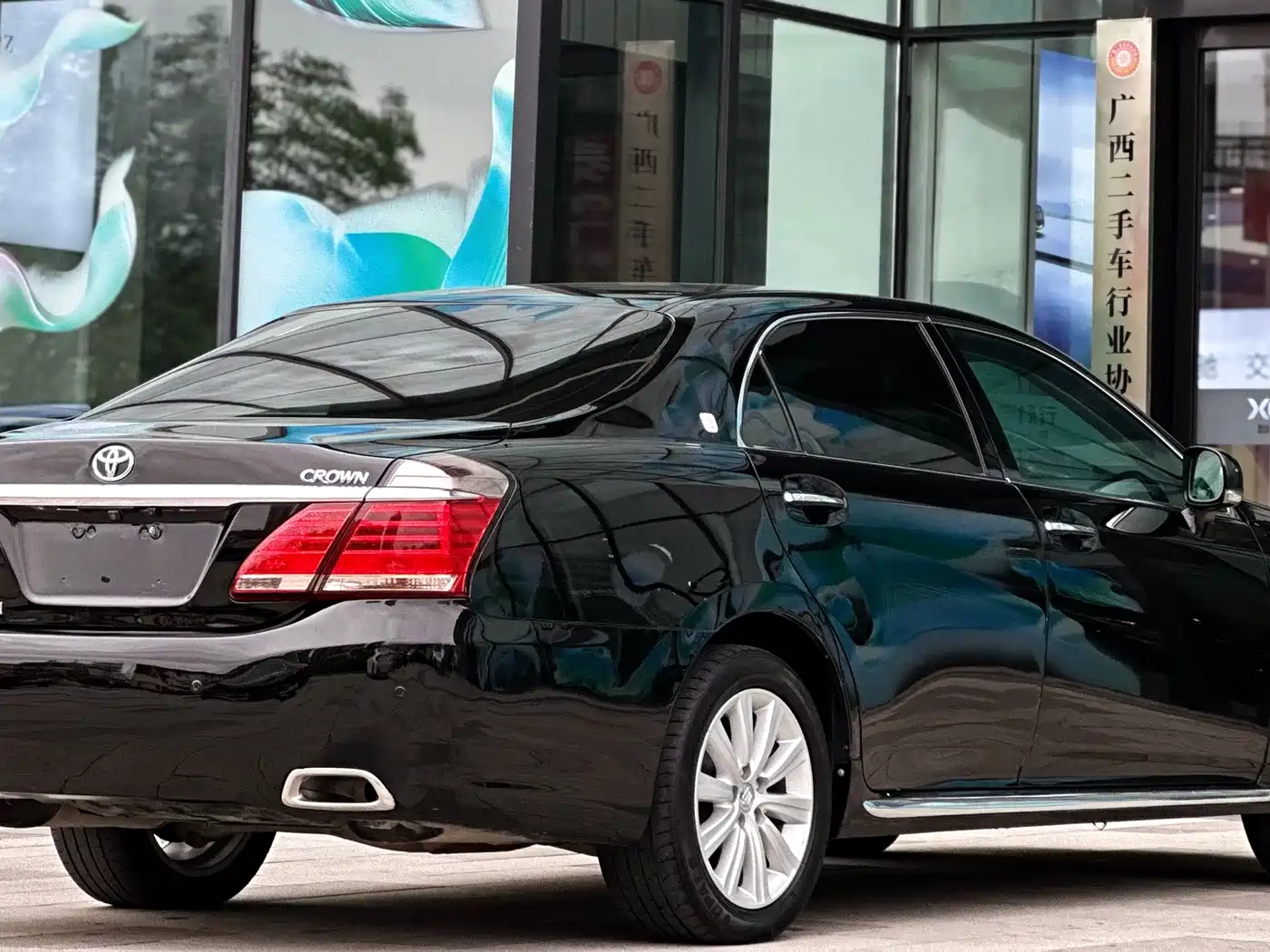 Toyota Crown 2012 2.5L Royal Leather Edition фото 9