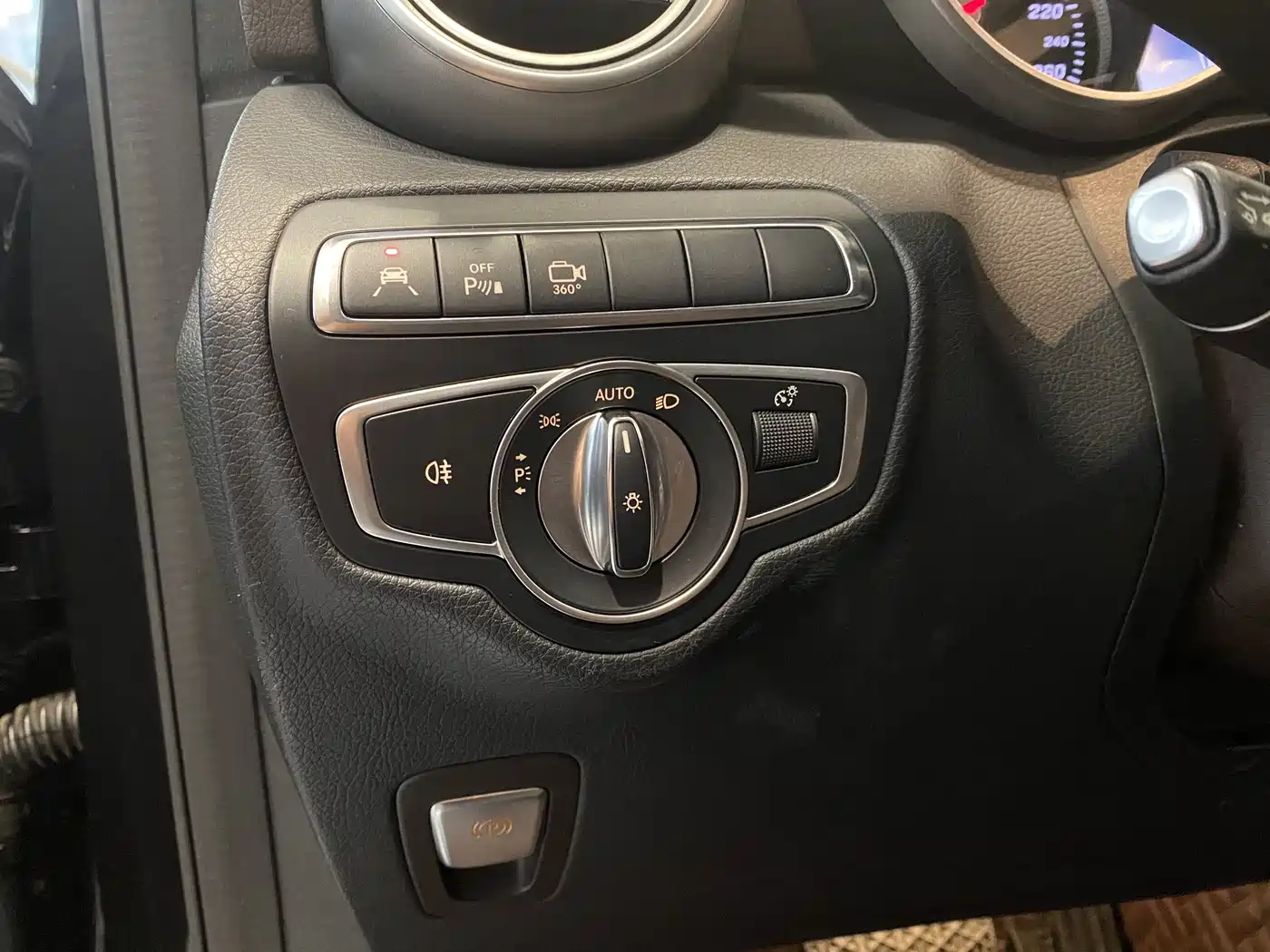 Mercedes-Benz GLC 2019 GLC 300 L 4MATIC Luxury фото 5
