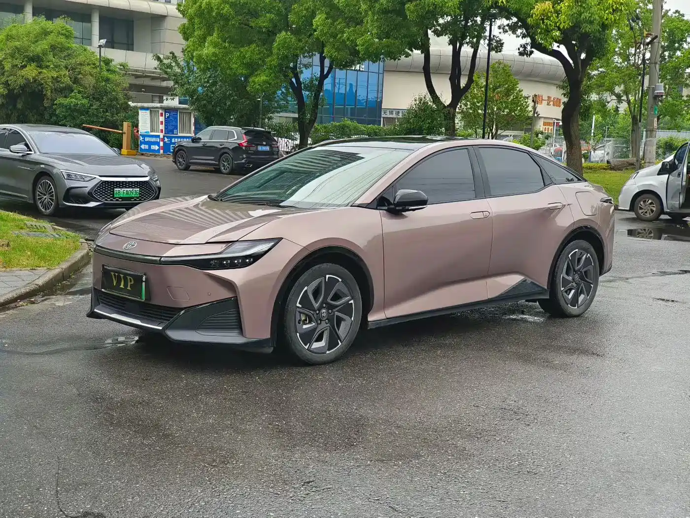 Toyota bZ3 2023 616km Long Range Premium
