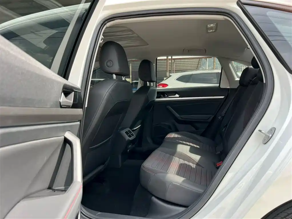 Volkswagen Lavida 2024 Model 300TSI DSG Starlight Full Comfort Edition фото 15
