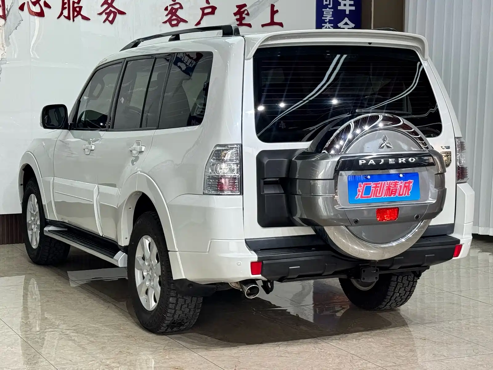 صورة 4 - Mitsubishi Pajero (Import)