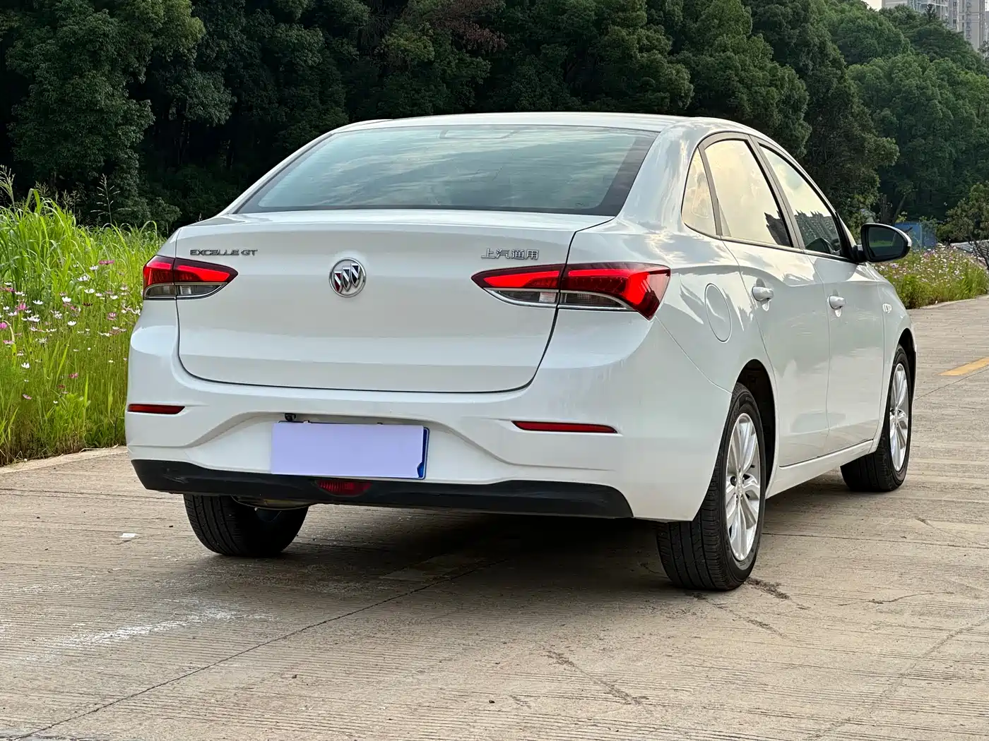 Photo 13 - Buick Excelle