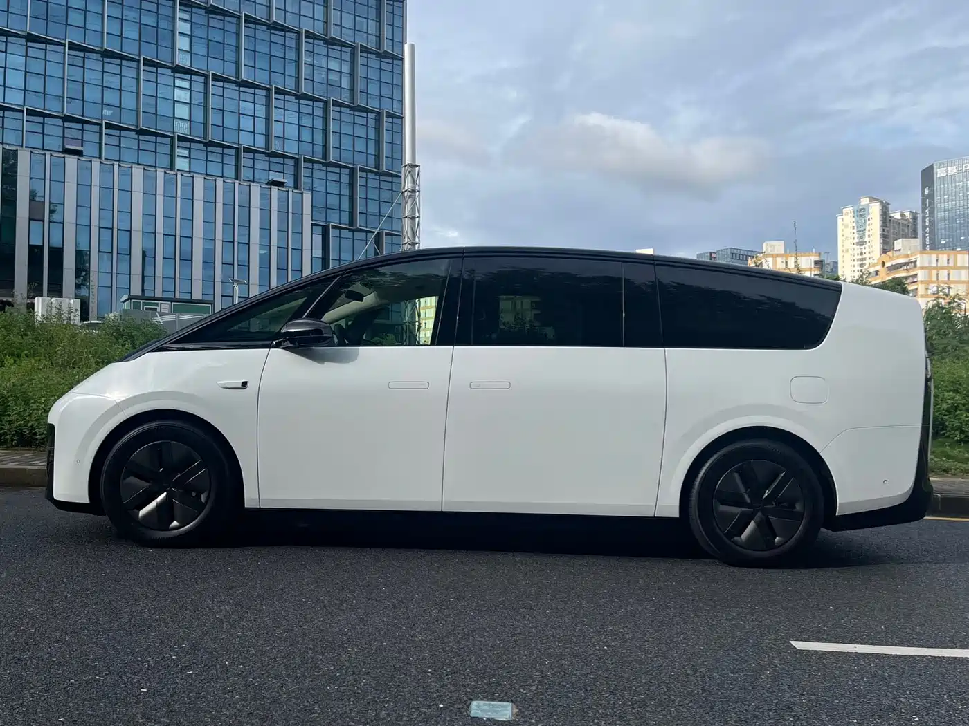 Li Auto MEGA 2025 2025 Ultra Smart Renewal Edition