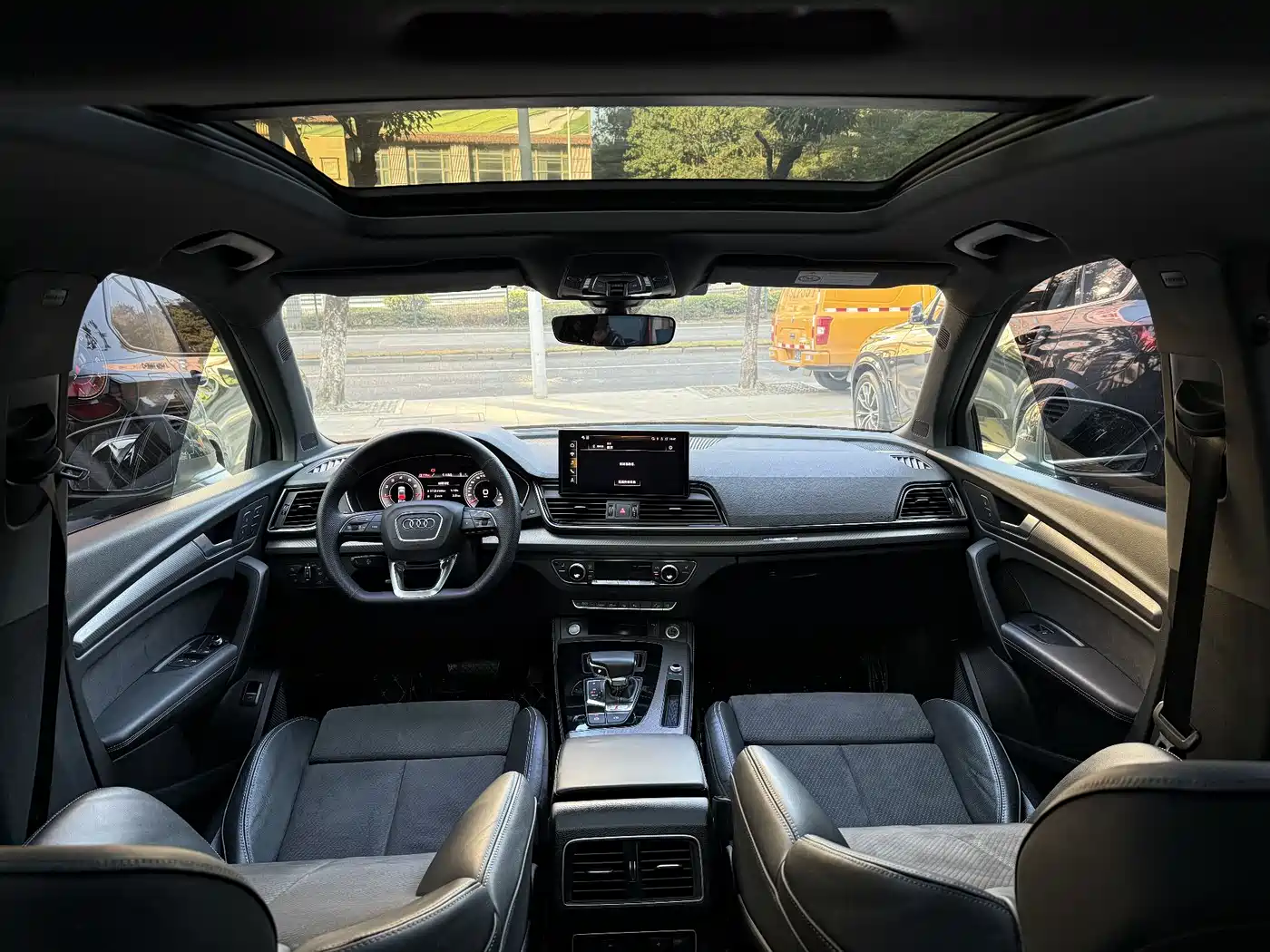 Audi Q5L Sportback 2022 Facelift 45 TFSI Luxury Style фото 9