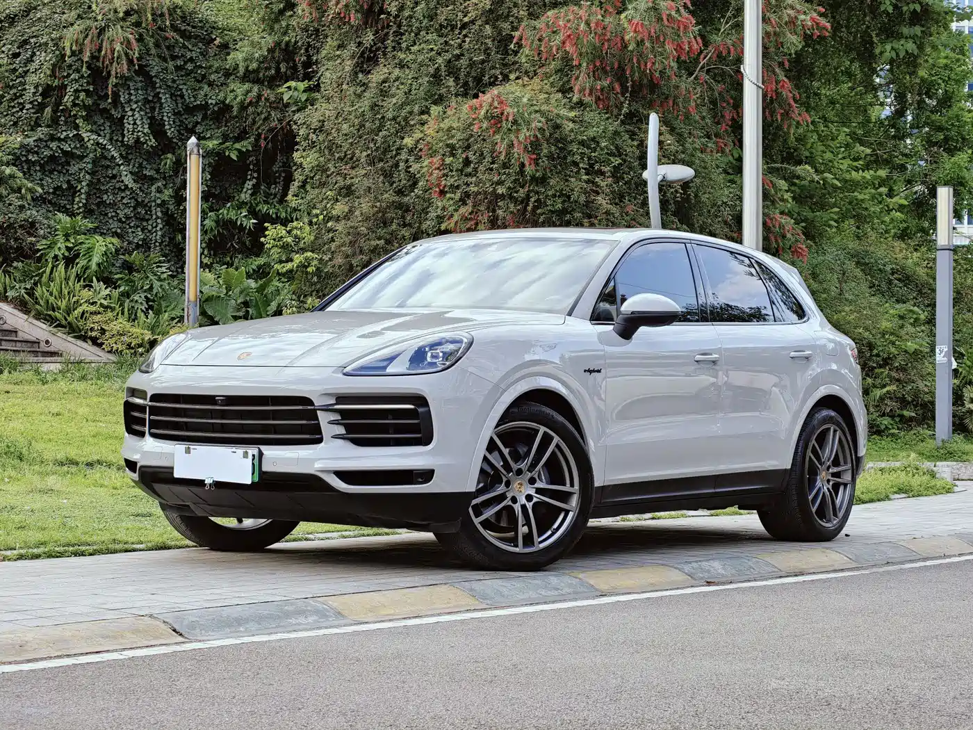 Porsche Cayenne New Energy 2023 Cayenne E-Hybrid 2.0T Platinum Edition