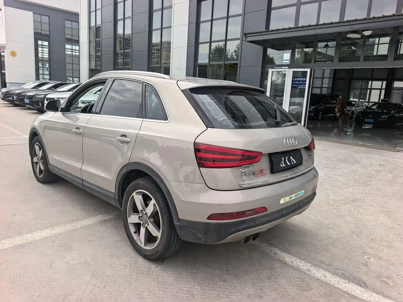 Фото 4 - Audi Q3