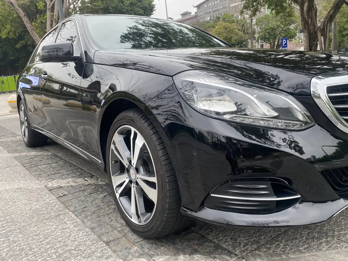 Mercedes-Benz E-Class 2015 E 320 L Luxury 4MATIC фото 21