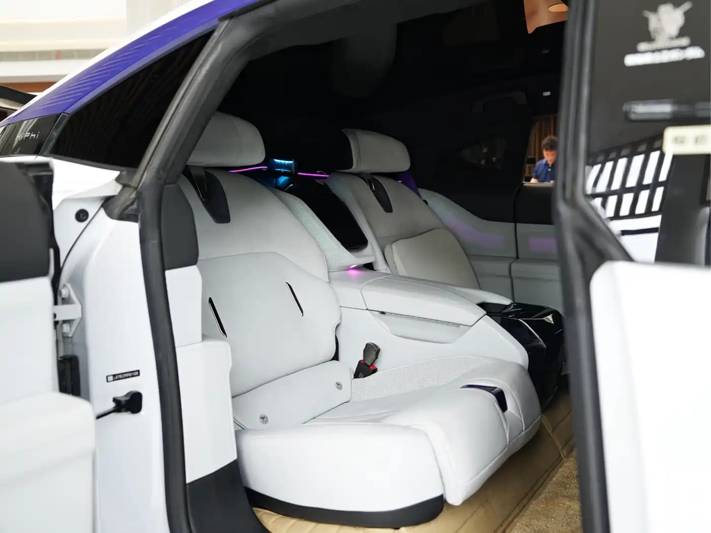 HiPhi Z 2023 4-Seater Edition фото 19