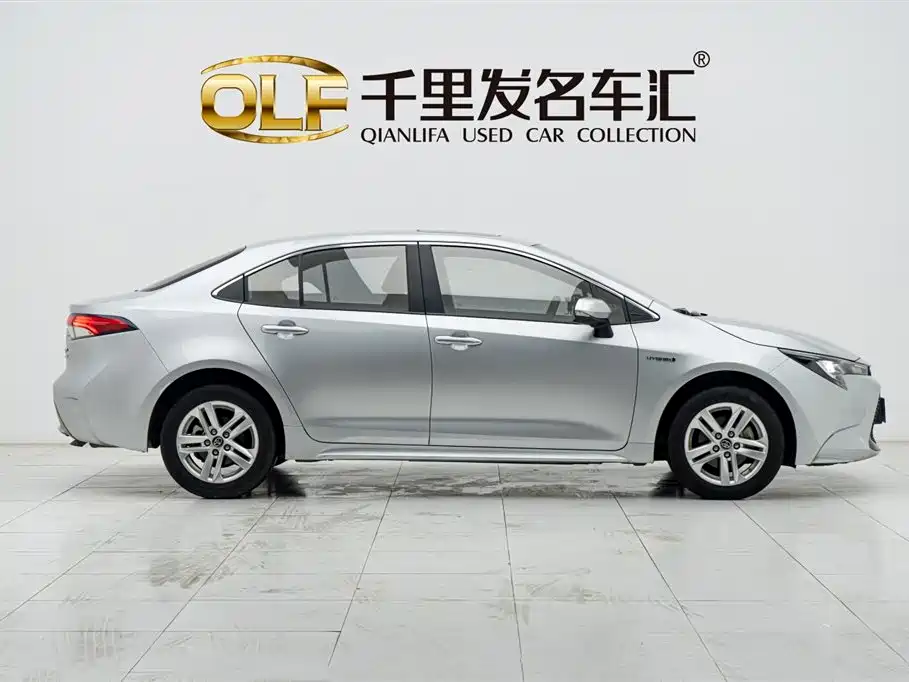 Toyota Levin 2022 Dual Engine 1.8H E-CVT Luxury Edition фото 8