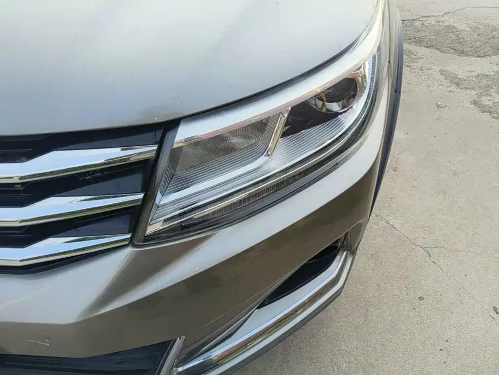 Photo 24 - Dongfeng Fengxing Jingyi X6