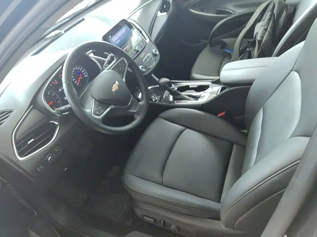Photo 15 - Chevrolet Malibu XL