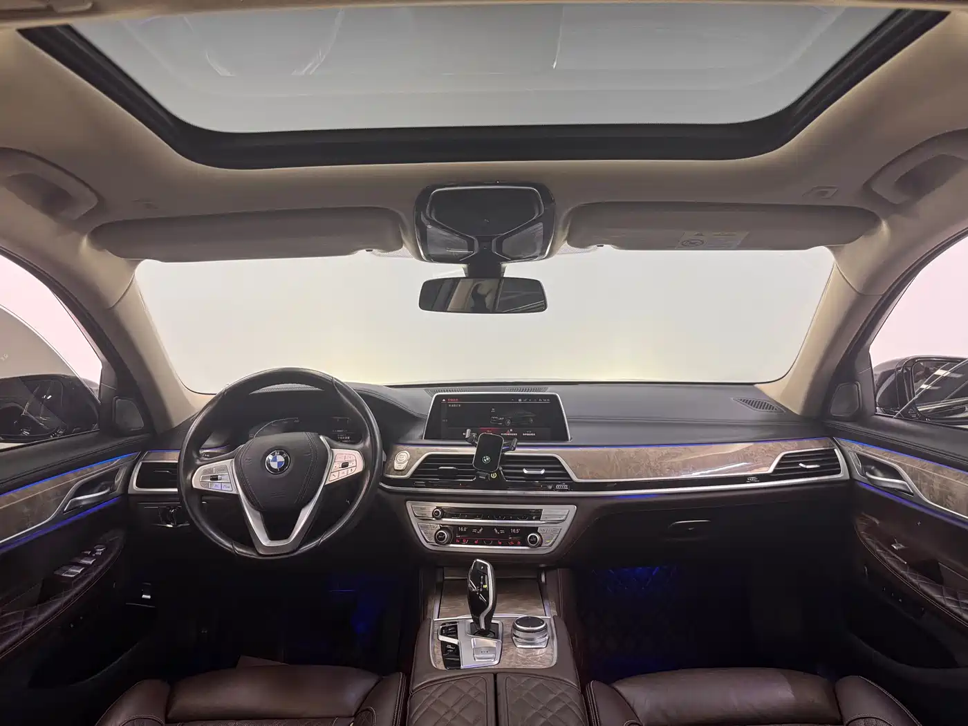 BMW 7 Series 2021 Model 740Li Leading Luxury Package фото 21