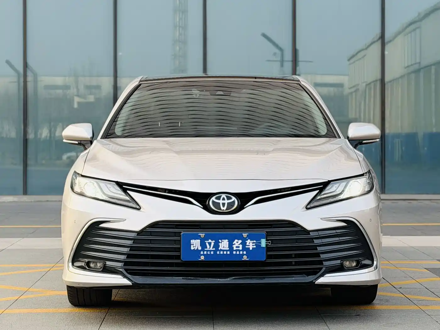 Toyota Camry 2021 2.5G Luxury Edition фото 2