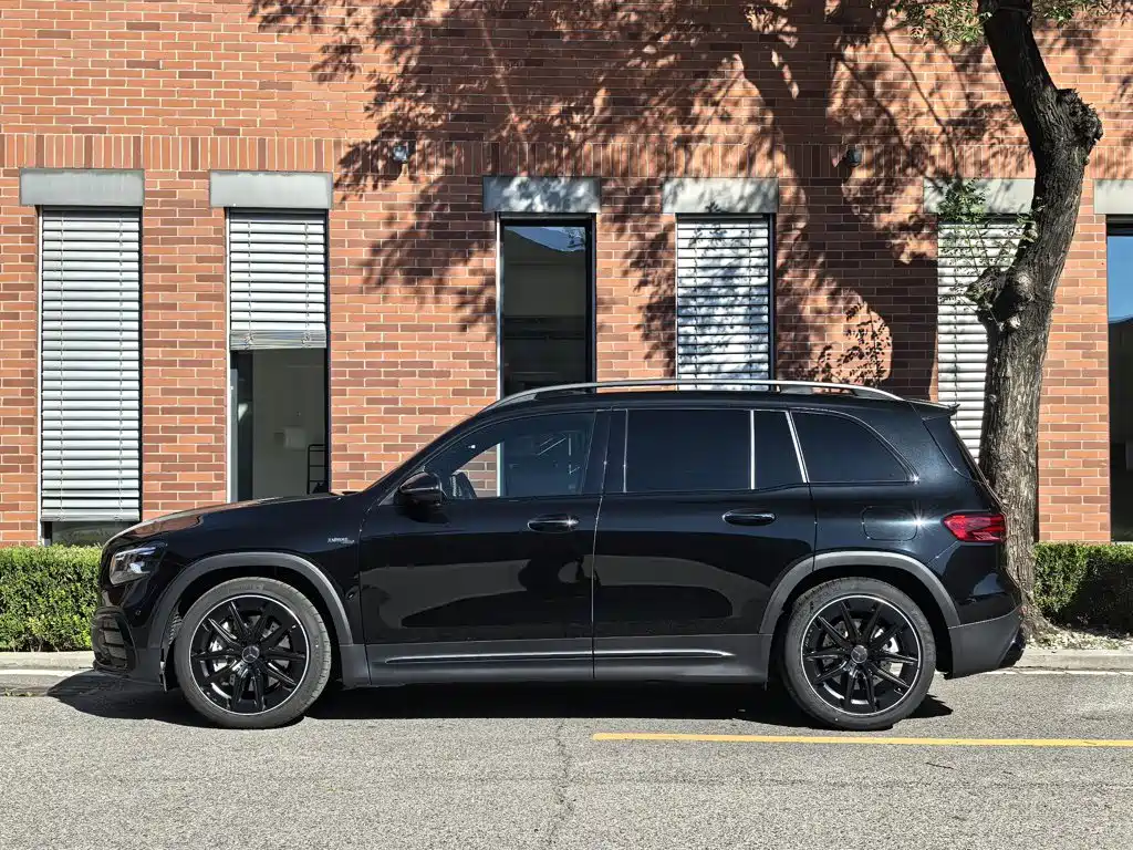 Mercedes-Benz GLB AMG 2026 2024 AMG GLB 35 4MATIC