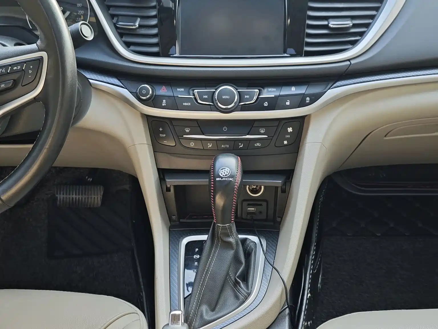 Фото 15 - Buick Excelle